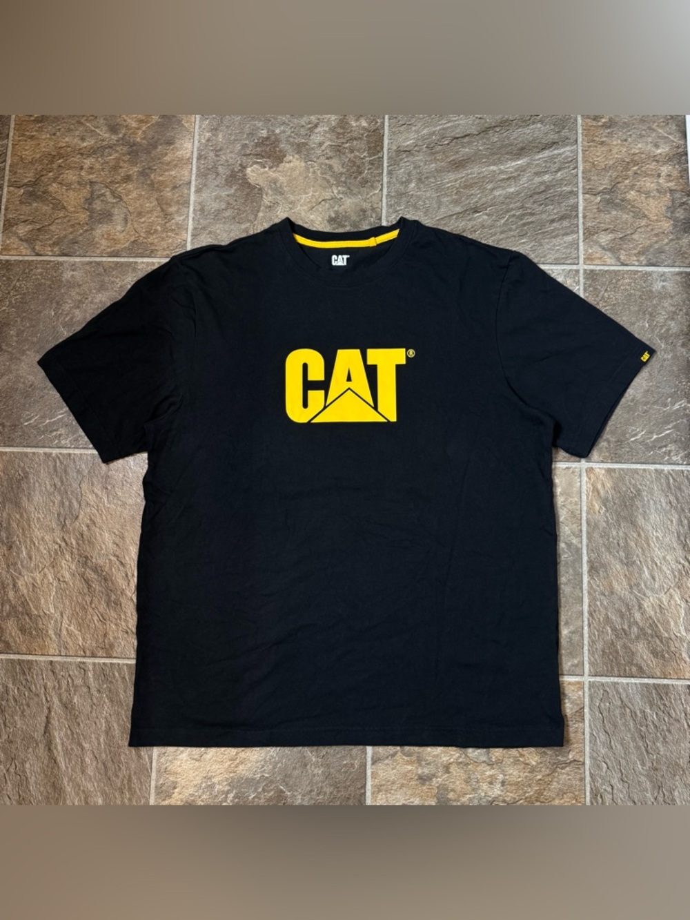CAT Shirt Mens XL Crew Neck Graphic Logo Machinery Construction Work Casual